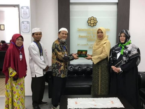 A Courtesy Visit by SMA Al-Aziz Bandung, Indonesia