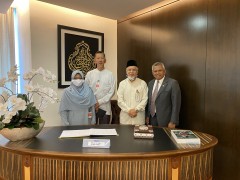 A visit to Y. Bhg. Datuk Rosman Mohamed, CEO of Bank Rakyat,